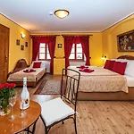 U Bílé Paní Couette-café 3*