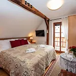 Couette-café U Bílé Paní 3*