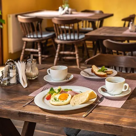 U Bile Pani Oda ve Kahvaltı 3*